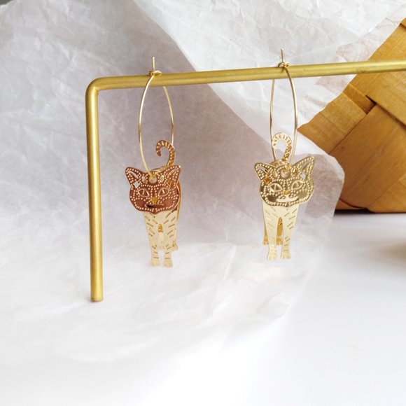 Cat Boho Engraved Kitty Hoops Earrings - Picture 5 of 12